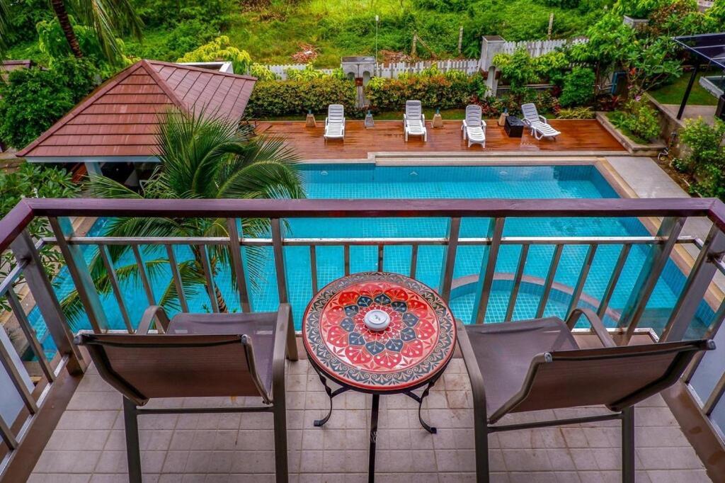 Dipantai Boutique Beach Resort Patong Exteriör bild