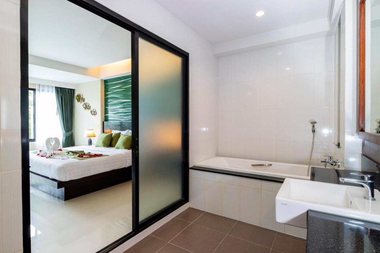 Dipantai Boutique Beach Resort Patong Exteriör bild