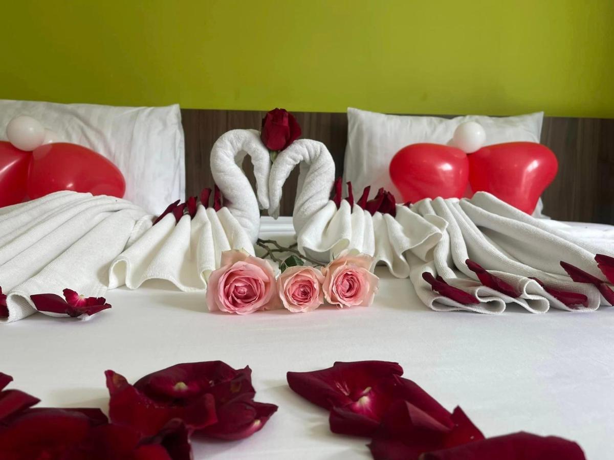 Dipantai Boutique Beach Resort Patong Exteriör bild