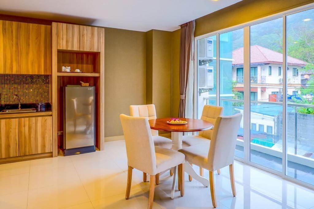 Dipantai Boutique Beach Resort Patong Exteriör bild