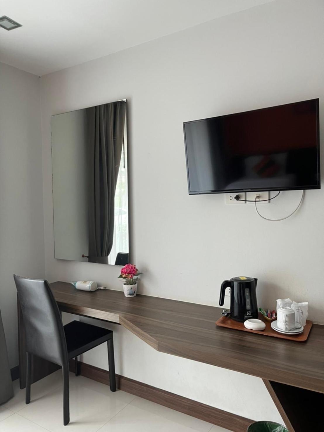 Dipantai Boutique Beach Resort Patong Exteriör bild