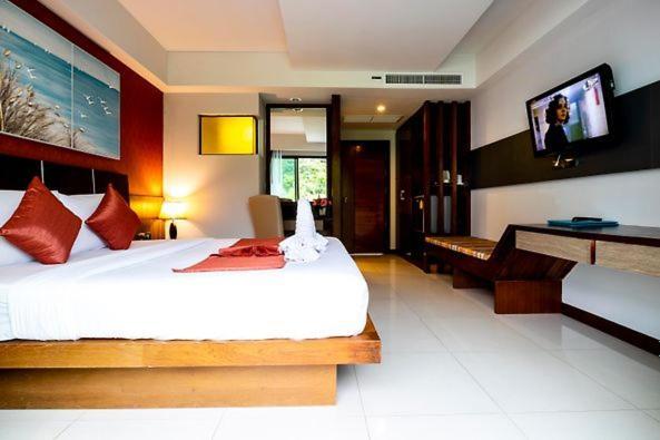 Dipantai Boutique Beach Resort Patong Exteriör bild